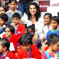 new-delhi-kajol-at-the-alpenliebe-juzt-jelly-bookaroo-children-literature